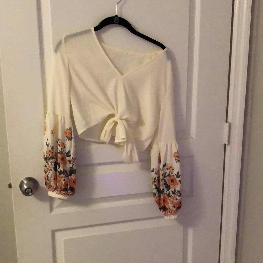 Long sleeved crop top